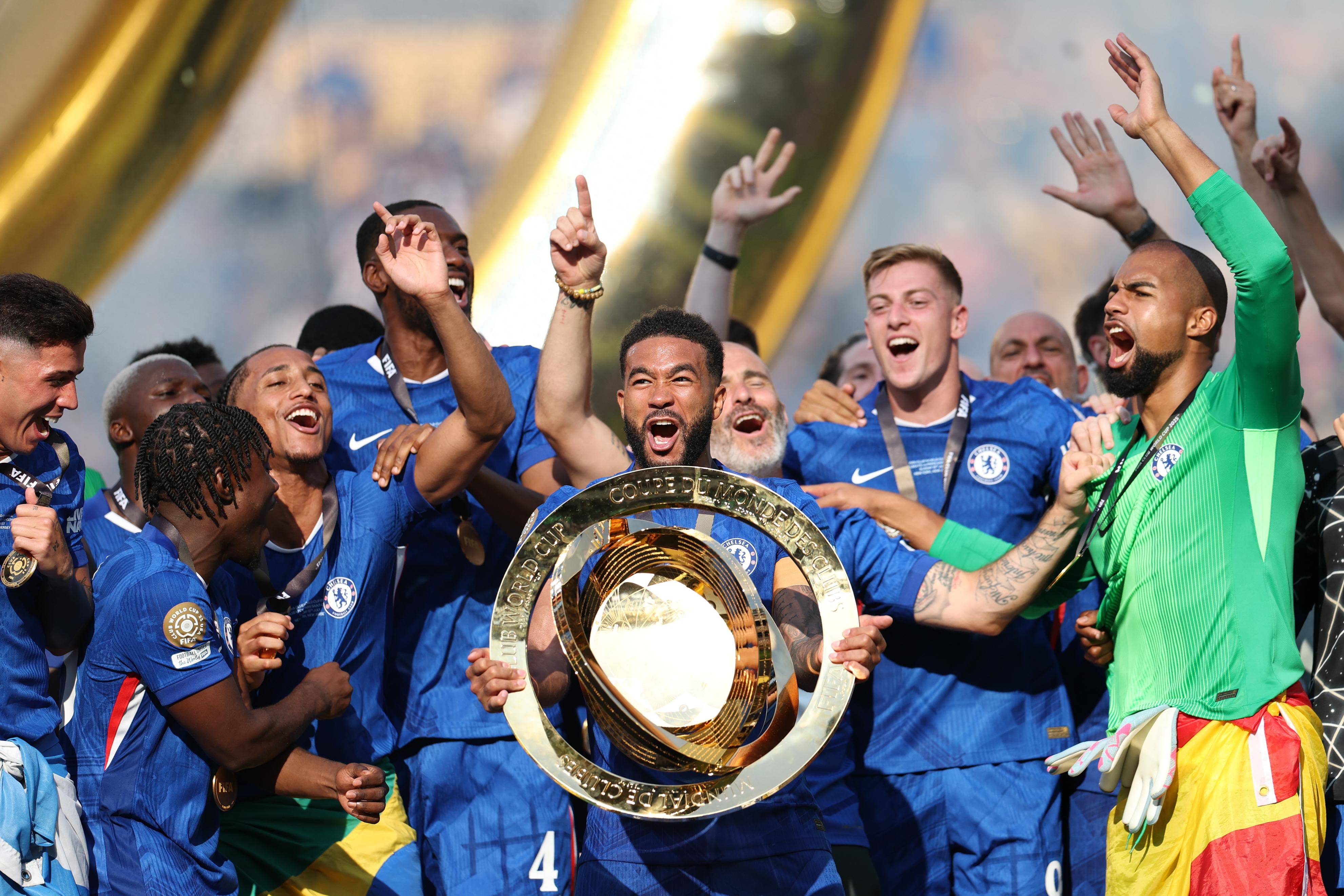 欧联赛程吃紧；拜仁慕尼黑集结日队长鼓劲；话题不断；团队化学反应显著